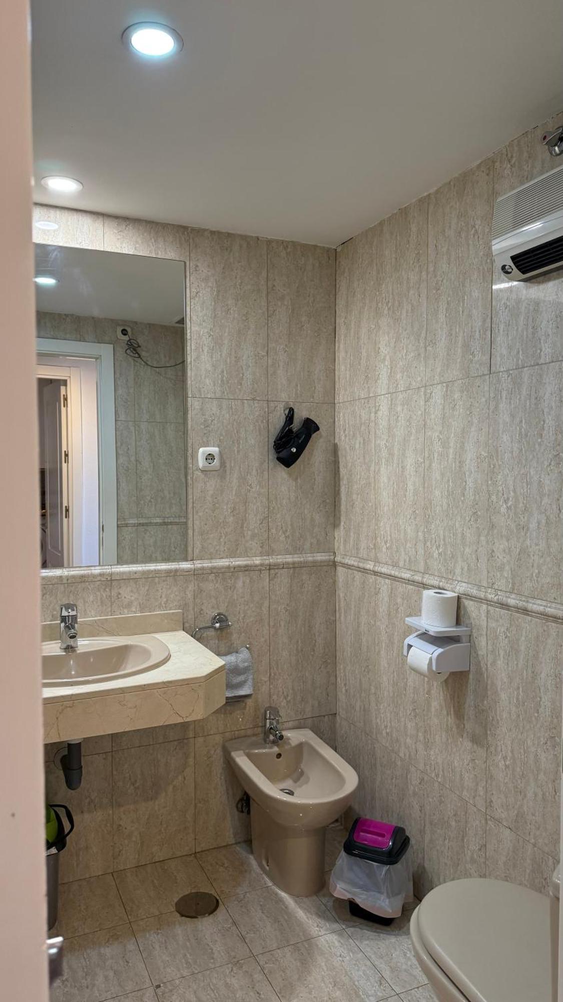 Plenilunio Deyanira Wanda Ifema Apartment Madrid